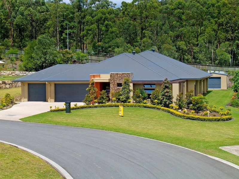 1 Summer Hill Crescent, Maudsland QLD 4210