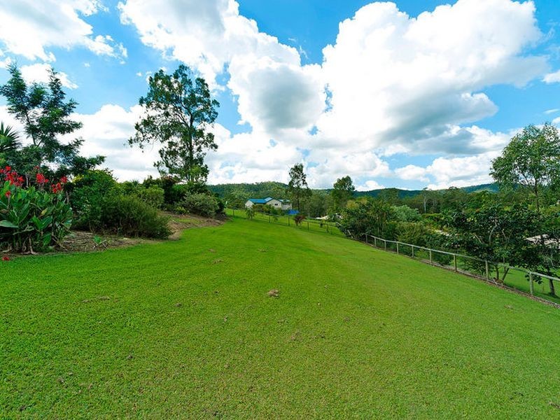5 Pasture Place, Mount Nathan QLD 4211
