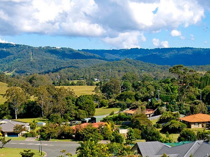 5 Pasture Place, Mount Nathan QLD 4211