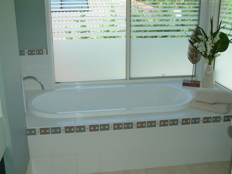 16 Elimbah Street, Pacific Pines QLD 4211