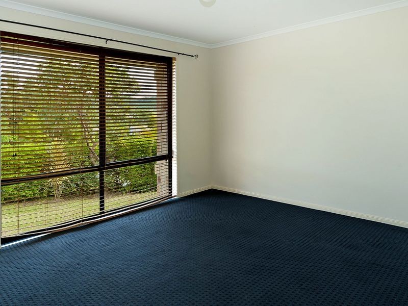 7 Irvine Street, Pacific Pines QLD 4211
