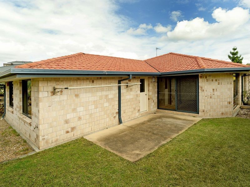 7 Irvine Street, Pacific Pines QLD 4211