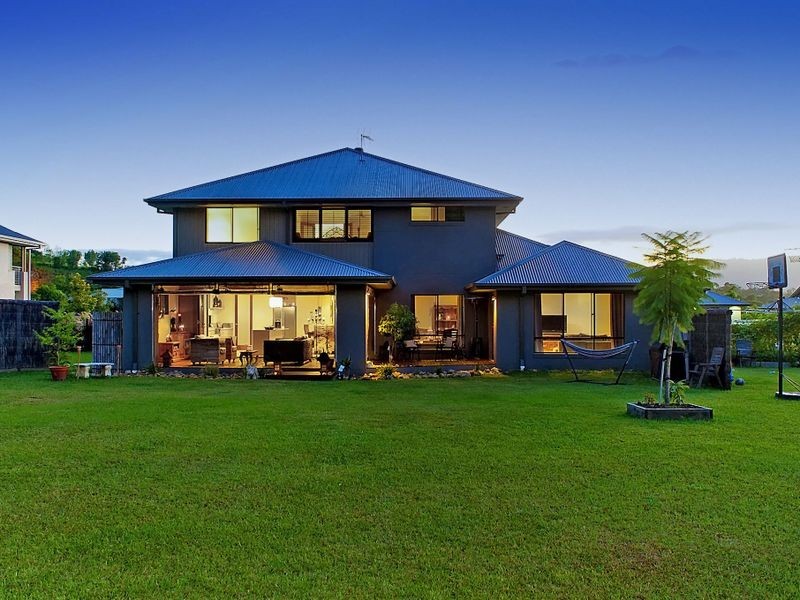 11 Meadow Ct, Maudsland QLD 4210