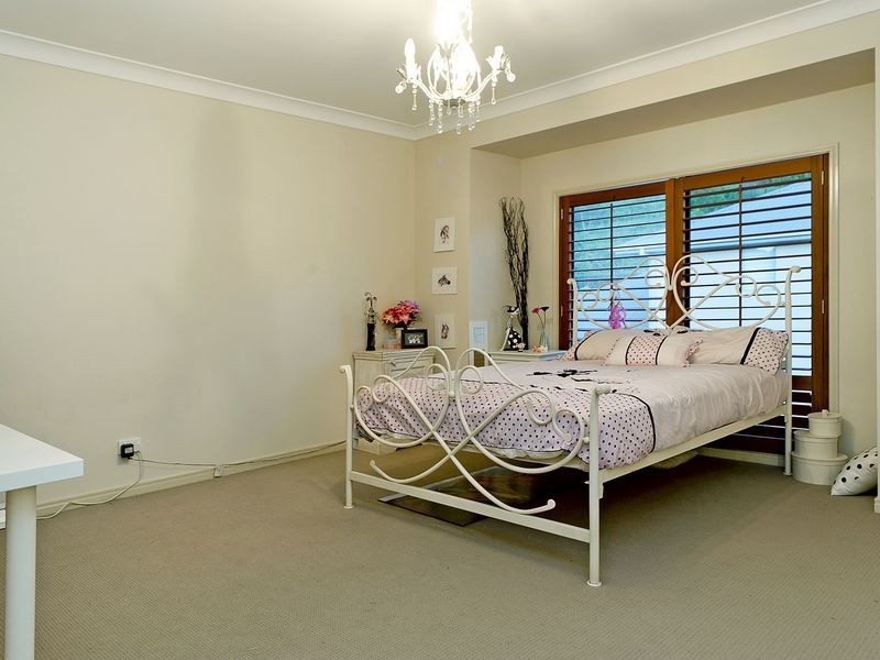 11 Meadow Ct, Maudsland QLD 4210