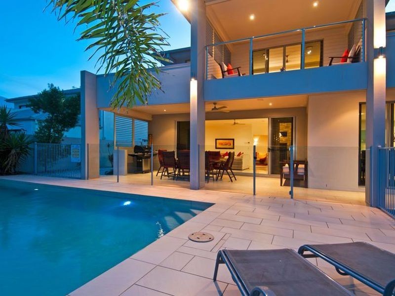 17 Parkview Place, Helensvale QLD 4212