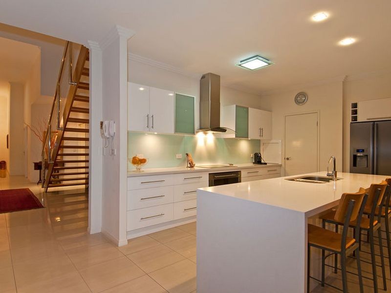 17 Parkview Place, Helensvale QLD 4212