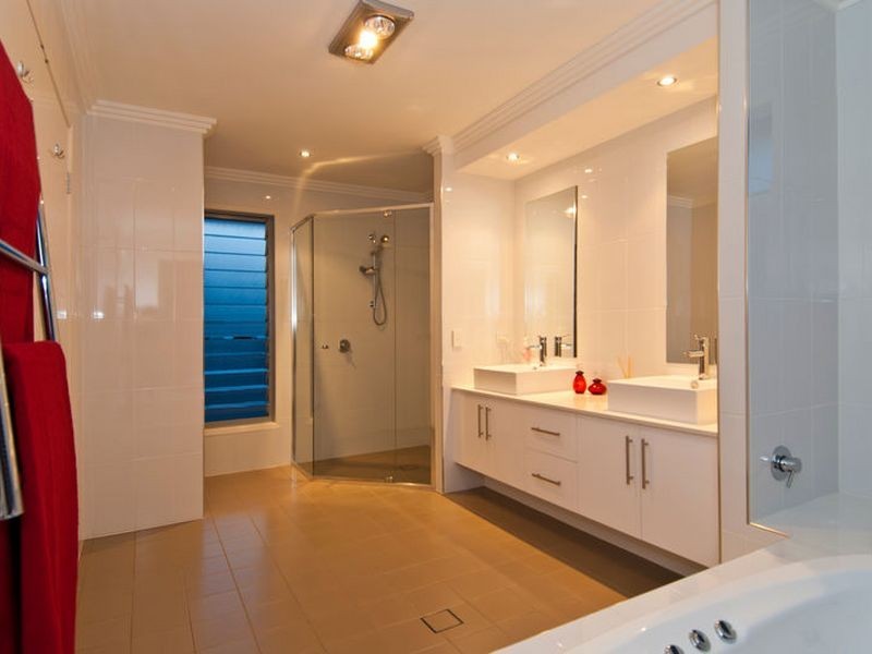17 Parkview Place, Helensvale QLD 4212