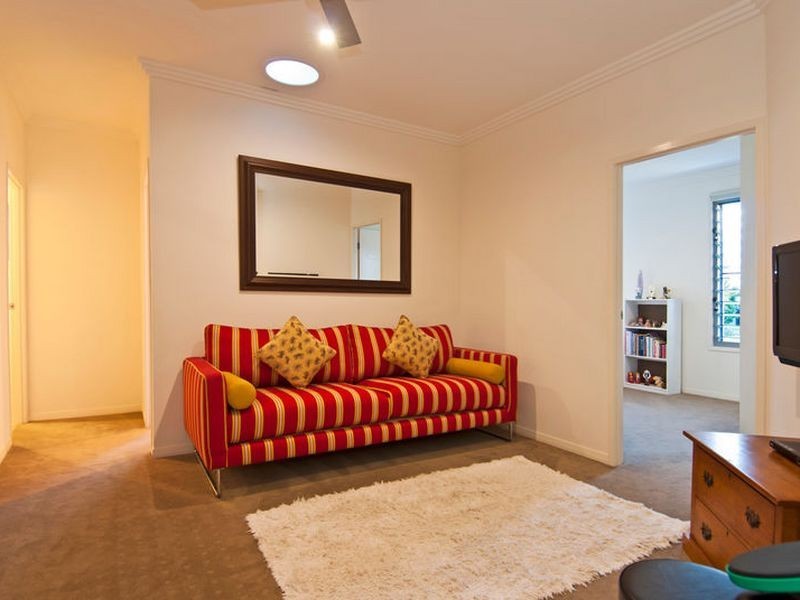 17 Parkview Place, Helensvale QLD 4212