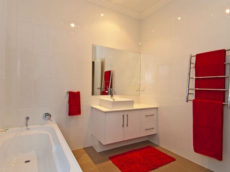 17 Parkview Place, Helensvale QLD 4212