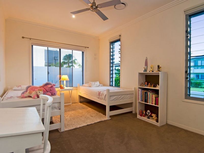 17 Parkview Place, Helensvale QLD 4212