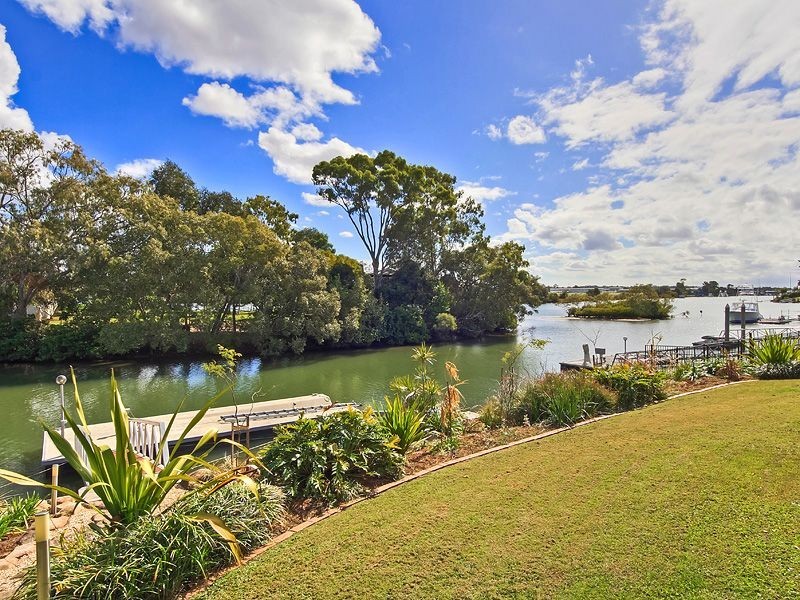 3141 Riverleigh Drive, Hope Island QLD 4212