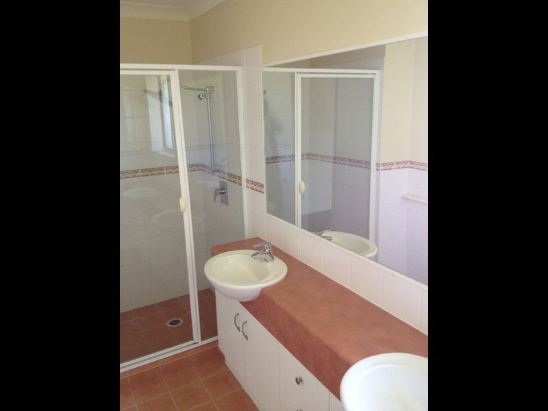 99 Lindfield Road, Helensvale QLD 4212