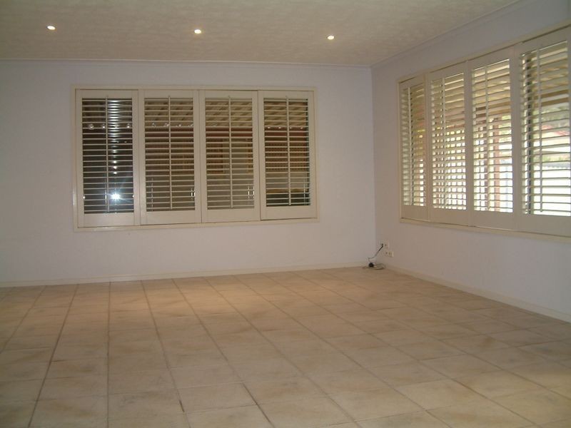 96 Parkes Drive, Helensvale QLD 4212