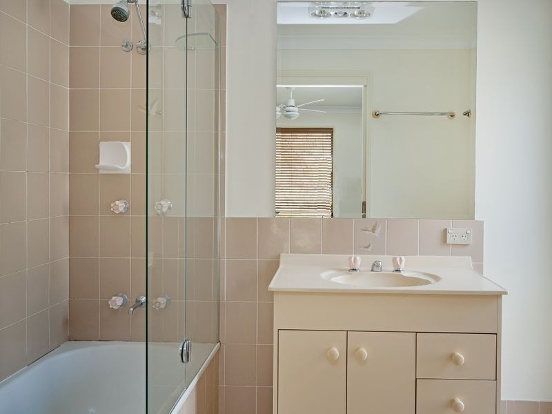 13 Rosedale Place, Helensvale QLD 4212