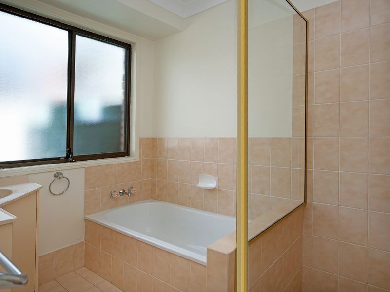 13 Rosedale Place, Helensvale QLD 4212