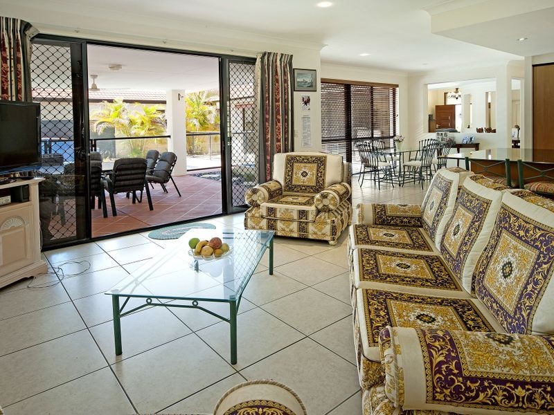 10 Dallow Cr, Helensvale QLD 4212