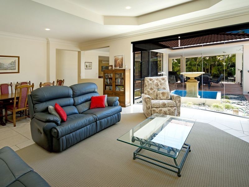 10 Dallow Cr, Helensvale QLD 4212