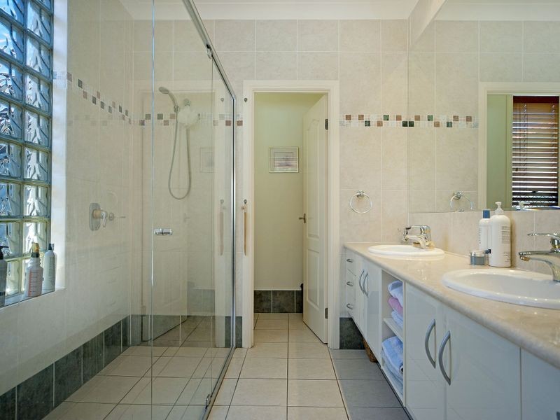 10 Dallow Cr, Helensvale QLD 4212