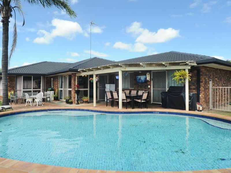24 Minden Crescent, Helensvale QLD 4212
