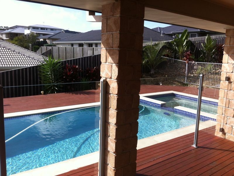 11 Haughton Street, Pacific Pines QLD 4211