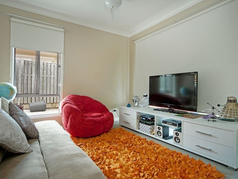 55 Victoria Drive, Pacific Pines QLD 4211