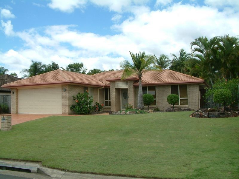 6 Kolonia Street, Pacific Pines QLD 4211