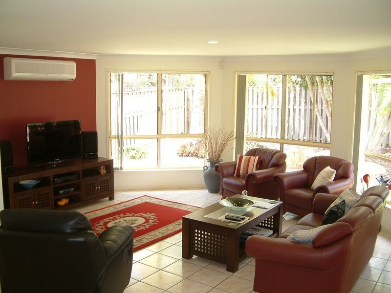 6 Kolonia Street, Pacific Pines QLD 4211