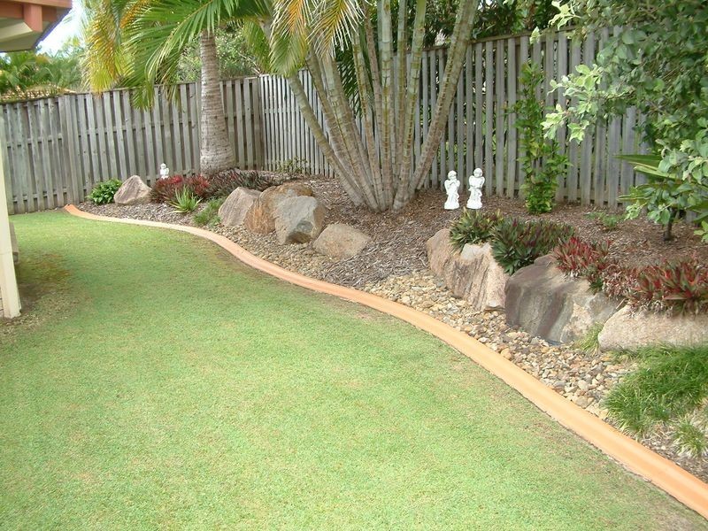 6 Kolonia Street, Pacific Pines QLD 4211