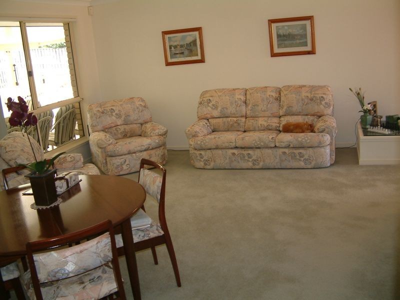 6 Kolonia Street, Pacific Pines QLD 4211