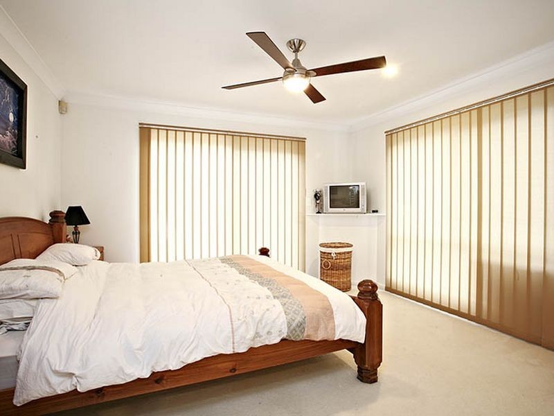 32 Boreen Ct, Helensvale QLD 4212