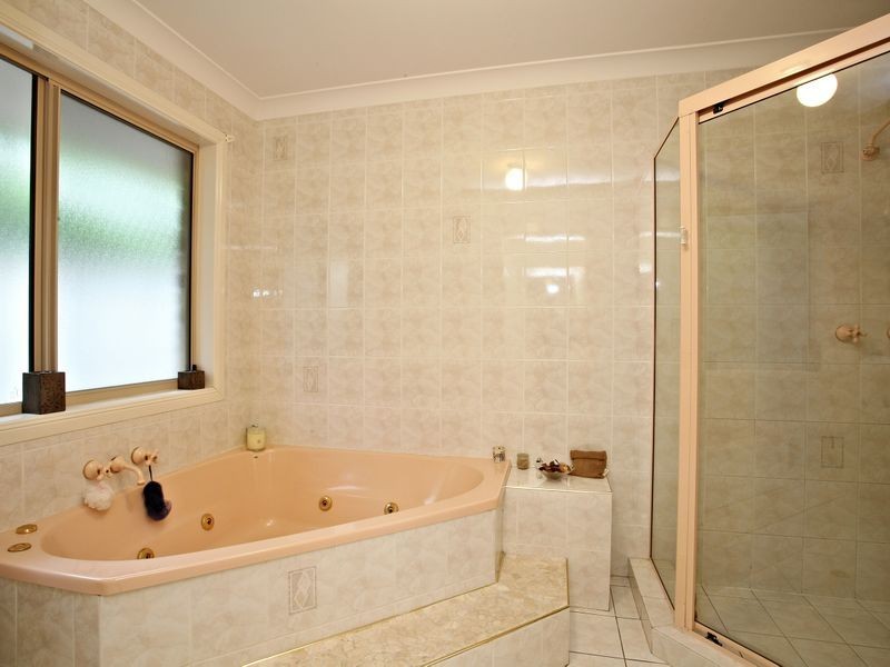 32 Boreen Ct, Helensvale QLD 4212