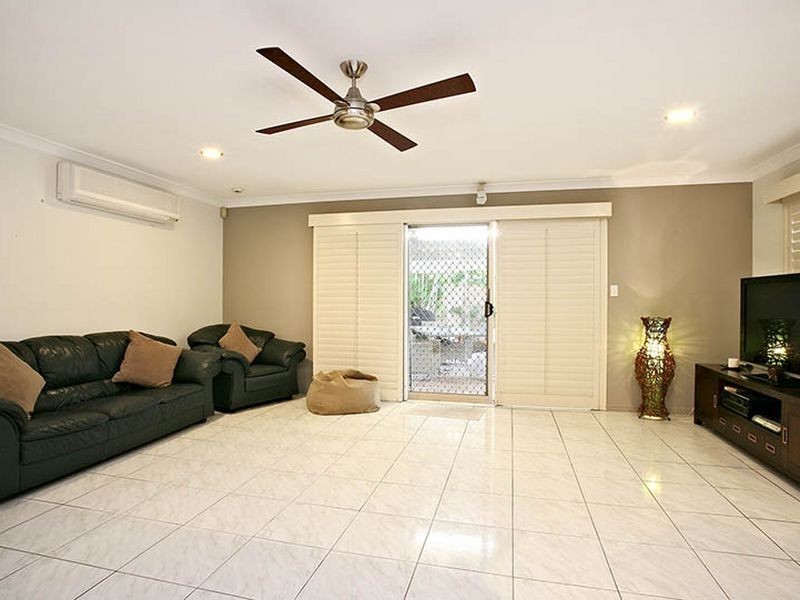 32 Boreen Ct, Helensvale QLD 4212