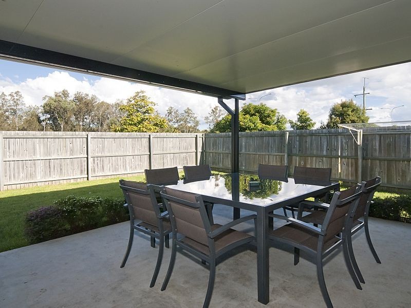 74 Serafina Drive, Helensvale QLD 4212