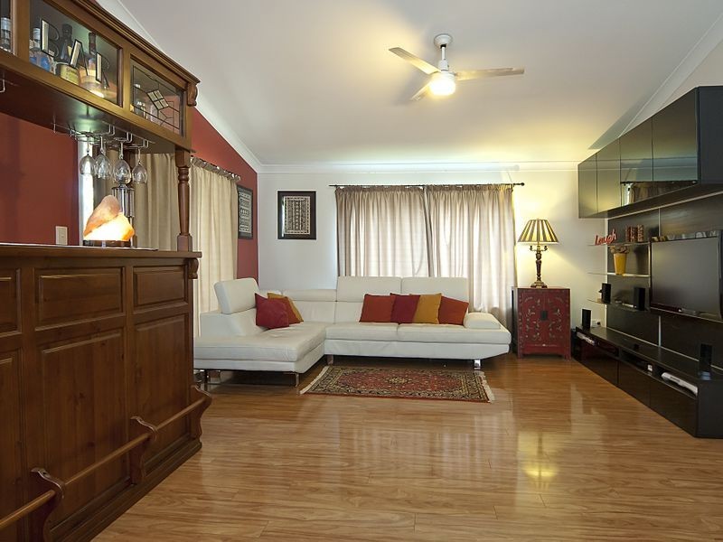 74 Serafina Drive, Helensvale QLD 4212