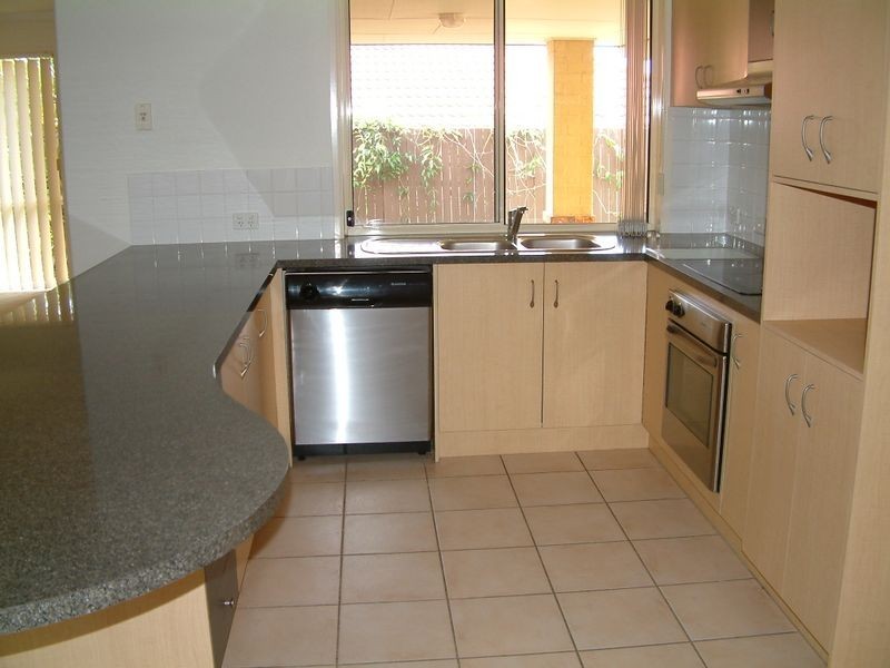 95 Lindfield Road, Helensvale QLD 4212