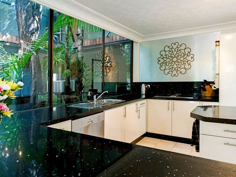 24 Surrey Ct, Helensvale QLD 4212