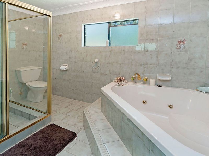 24 Surrey Ct, Helensvale QLD 4212