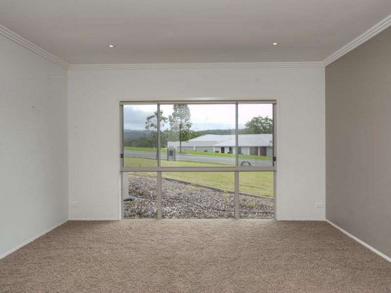 43 Lagoon Park Drive, Maudsland QLD 4210
