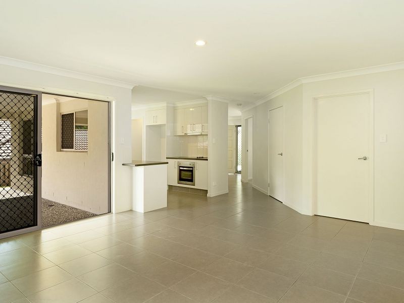 87 Roberts Drive, Maudsland QLD 4210