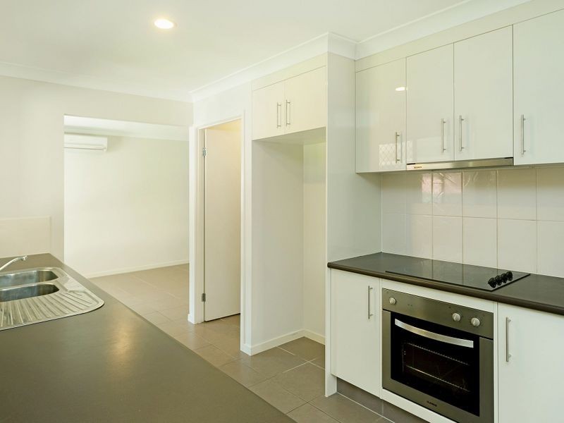 87 Roberts Drive, Maudsland QLD 4210