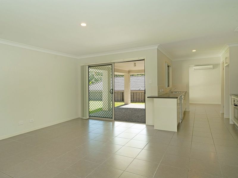 87 Roberts Drive, Maudsland QLD 4210