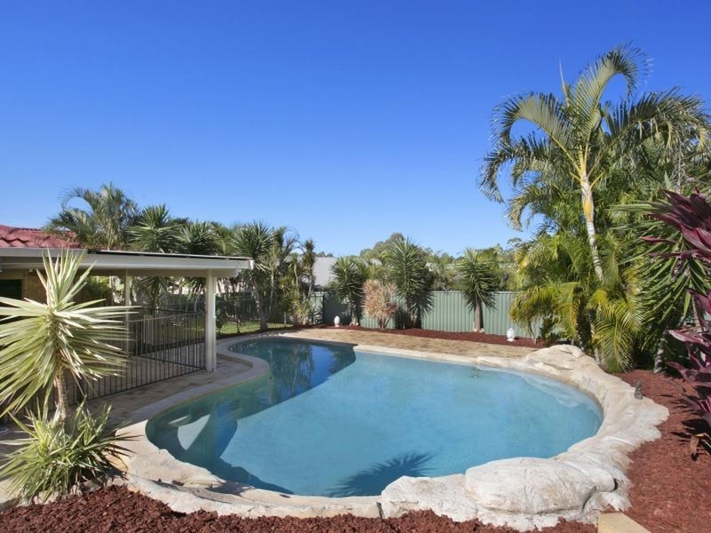 120 Mildura Drive, Helensvale QLD 4212