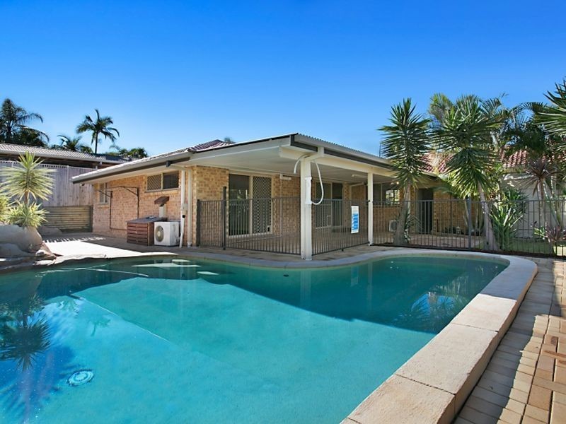 120 Mildura Drive, Helensvale QLD 4212