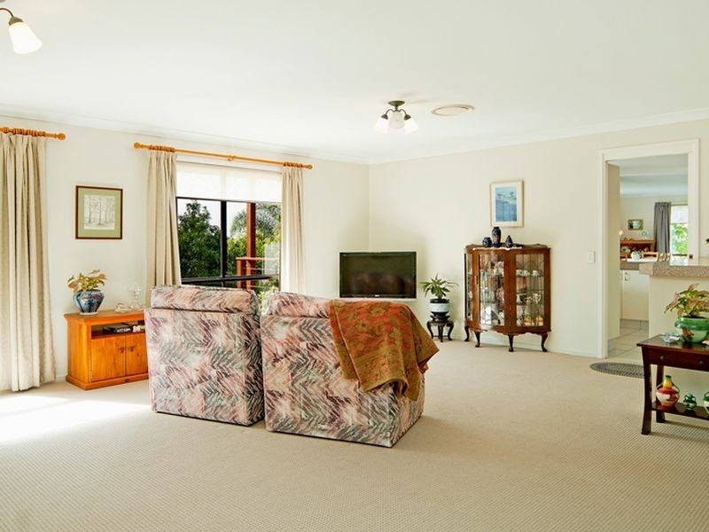 9 Dubbo Court, Helensvale QLD 4212