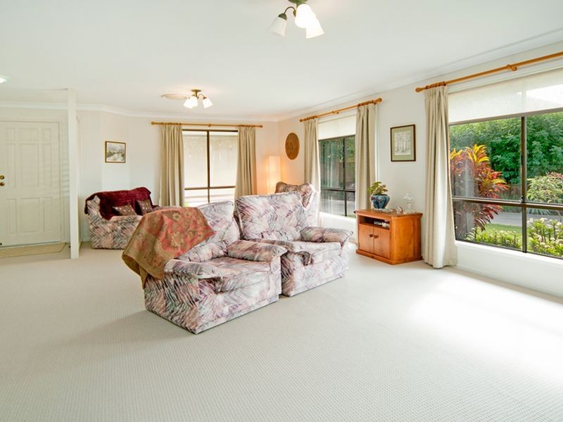 9 Dubbo Court, Helensvale QLD 4212