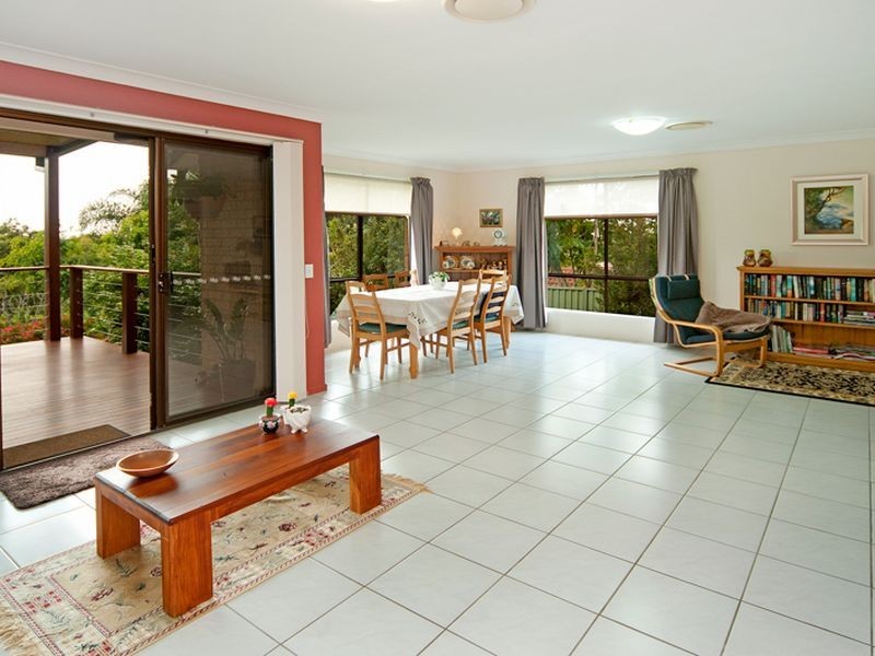 9 Dubbo Court, Helensvale QLD 4212