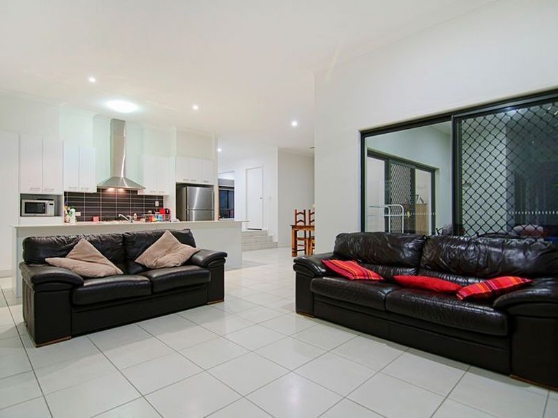 37 Yarrayne Valley Drive, Upper Coomera QLD 4209