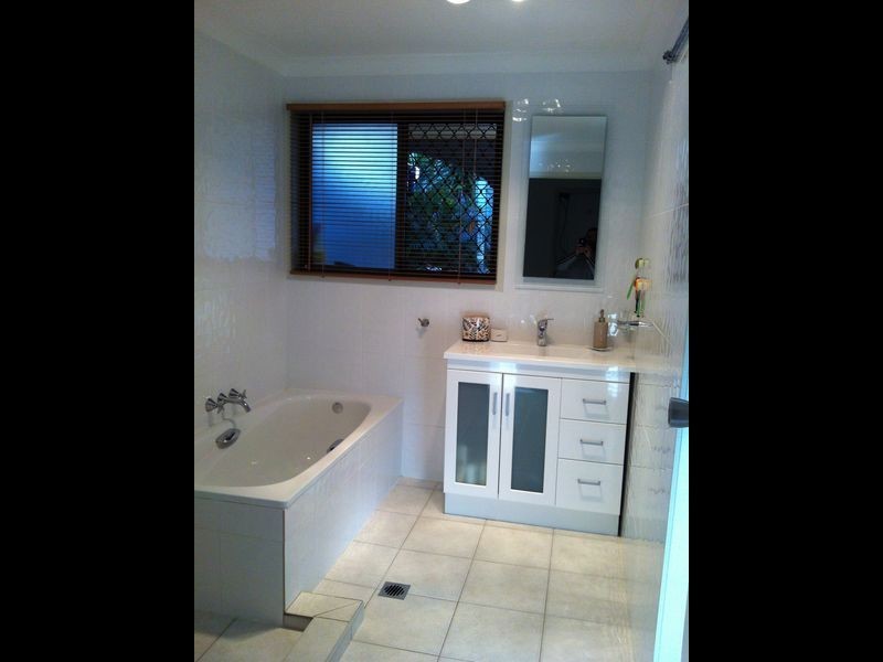 218 Discovery Drive, Helensvale QLD 4212