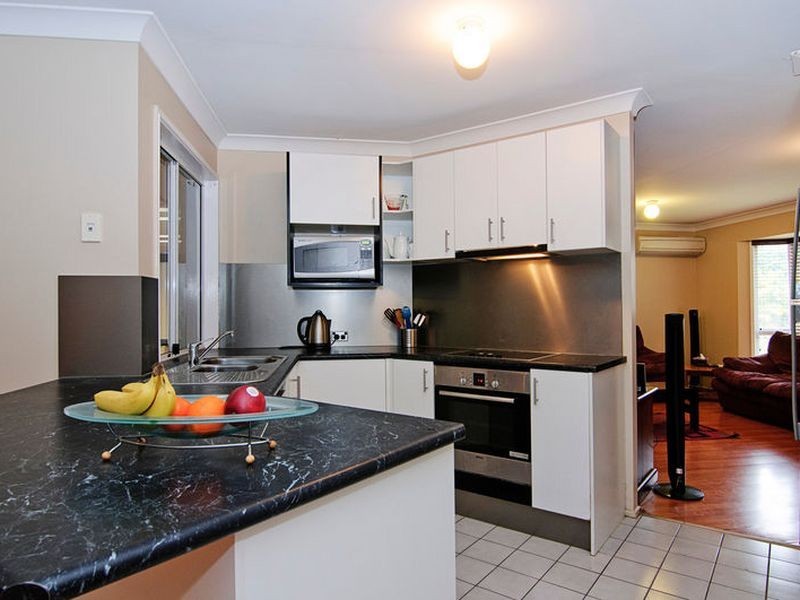 12 Rosedale Place, Helensvale QLD 4212