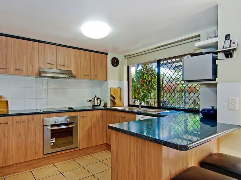 2/153-161 Greenacre Drive, Arundel QLD 4214